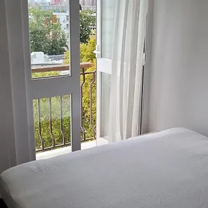  Quarto em Acomodações Particulares Comfy Near Metro & Airport